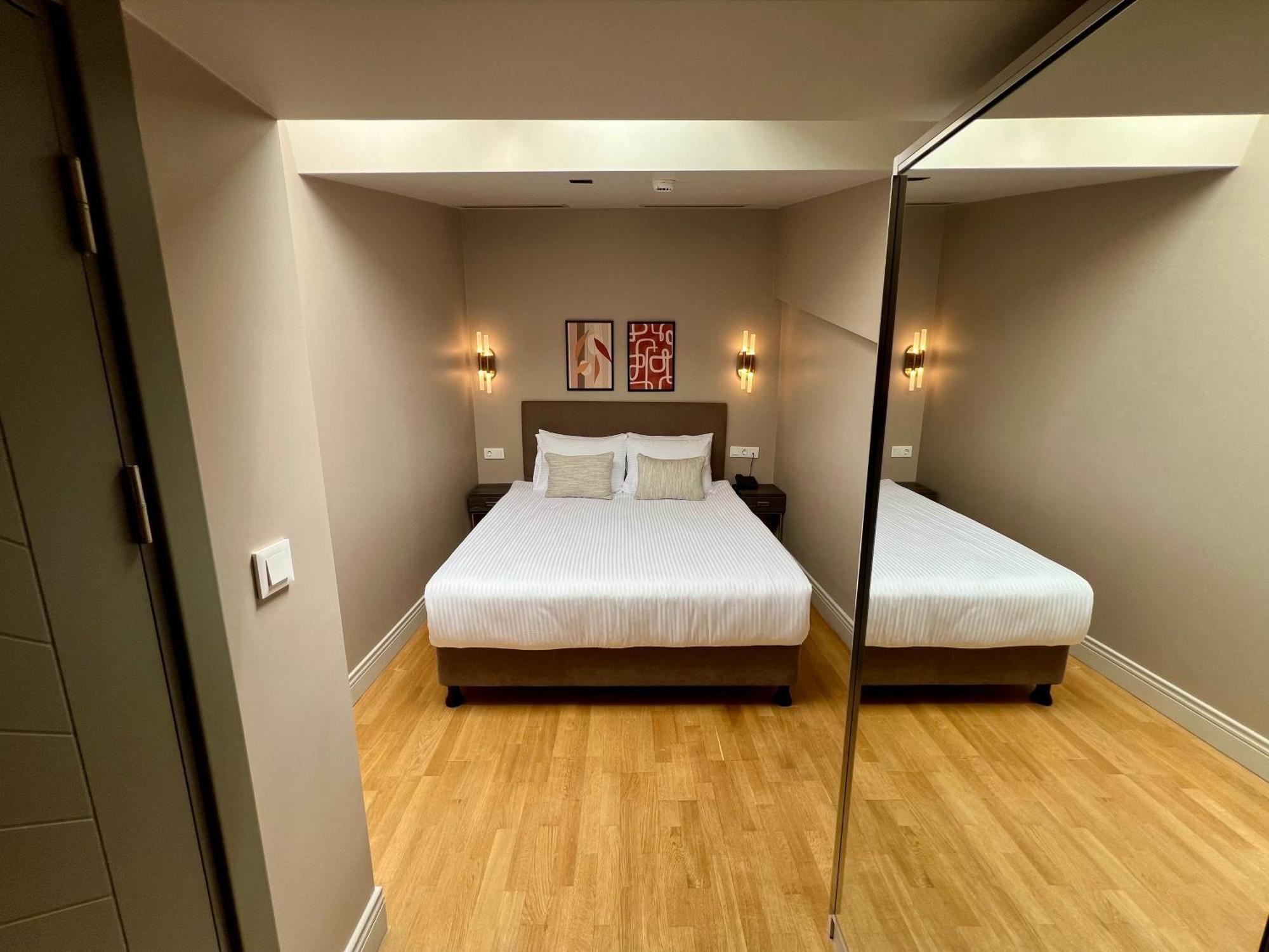 Weingart Suites Hotel Istanbul Exterior photo